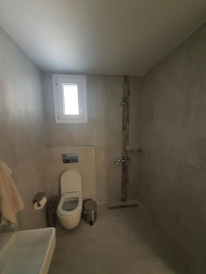 Apartment New ,50m From The Sea At Nea Irakleia.